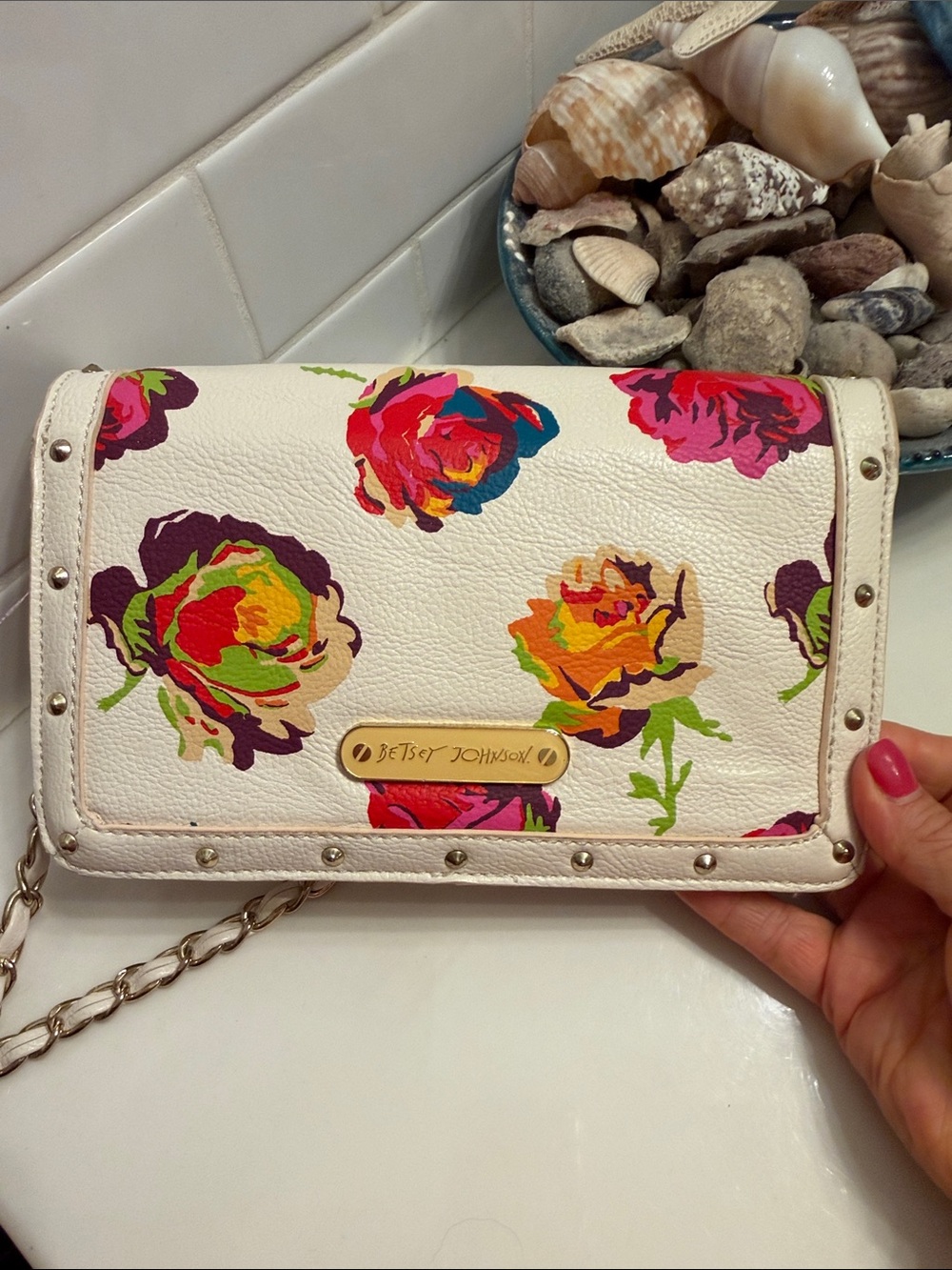 Betsey Johnson White Floral Crossbody with Gold Chain - Picture 7 of 7